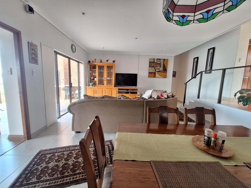 6 Bedroom Property for Sale in Seemeeu Park Western Cape